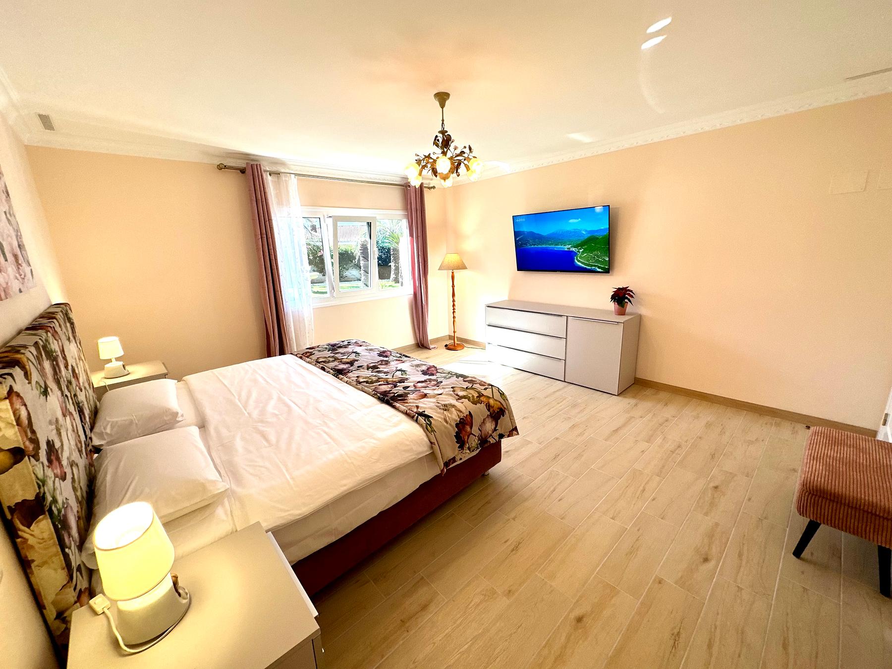 The Main Villa 12
