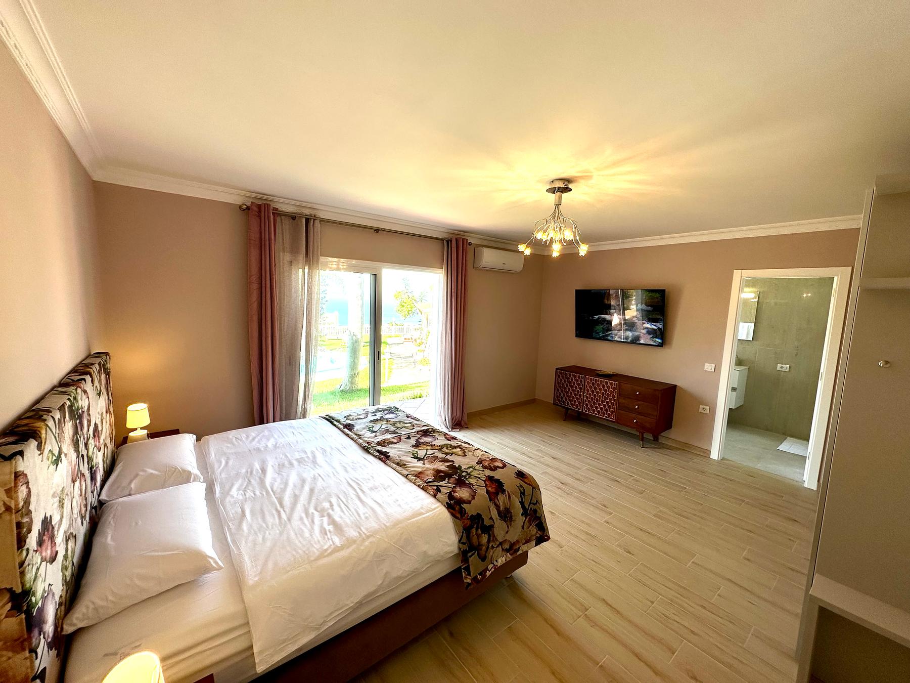 The Main Villa 13