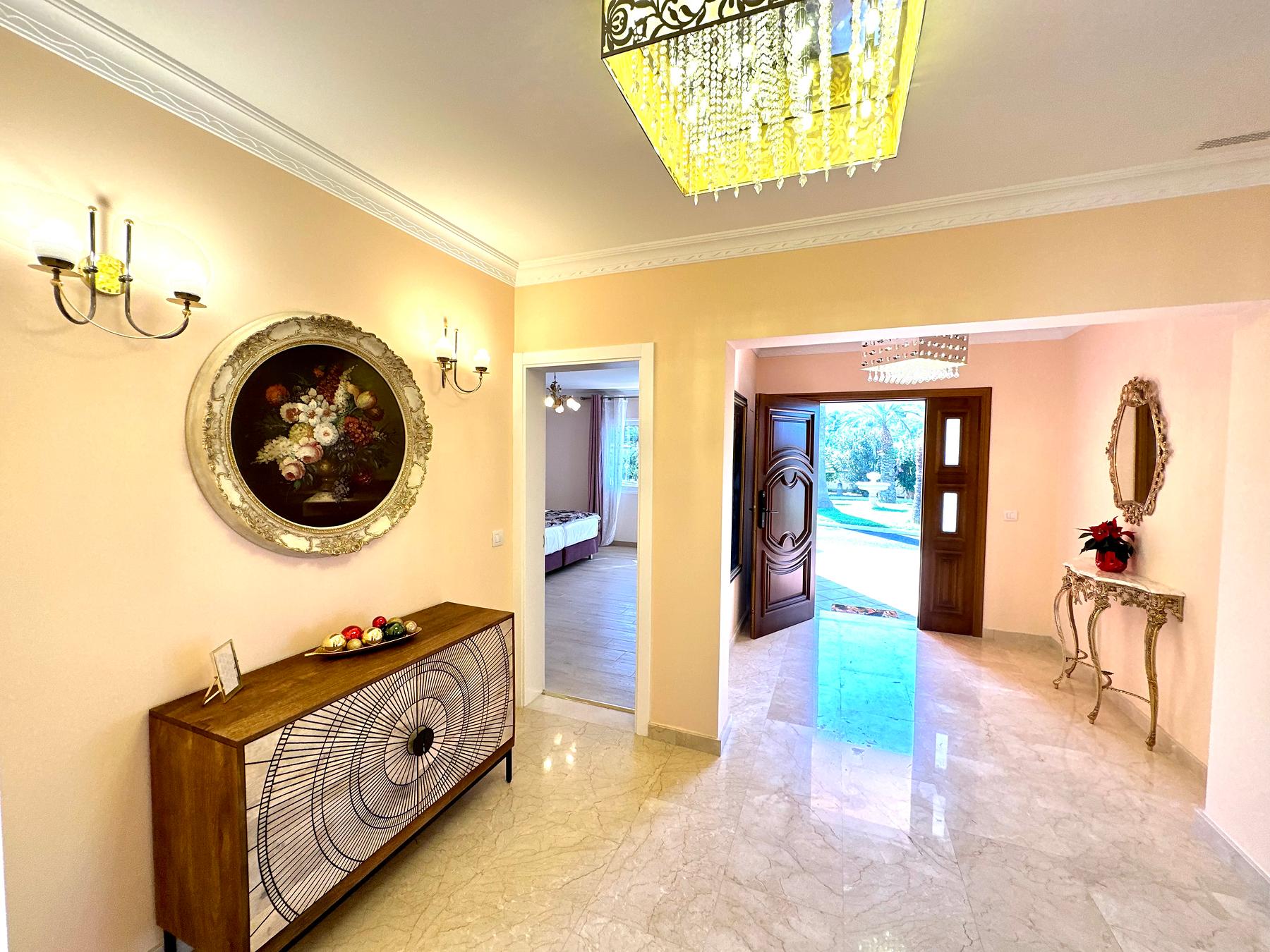 The Main Villa 9